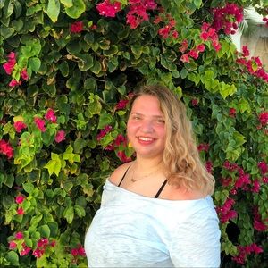 Meet your Posher, Danielle